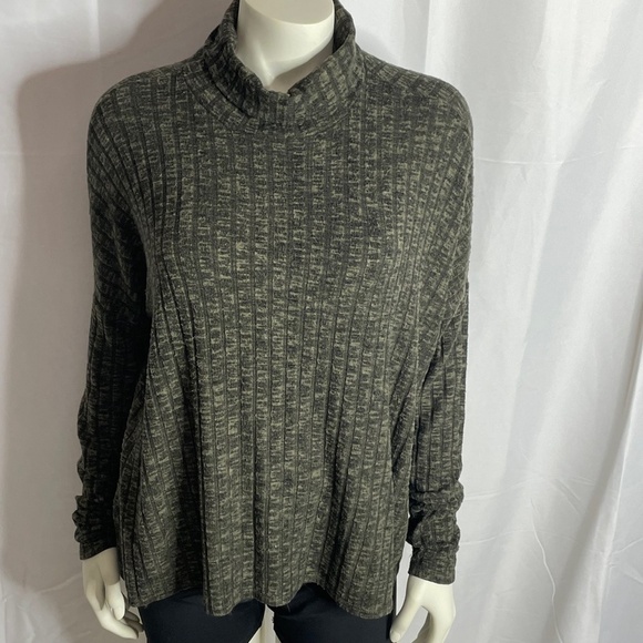 American Eagle Oversized Ribber Turtleneck Longsleeve Sweater Size M - Picture 7 of 8